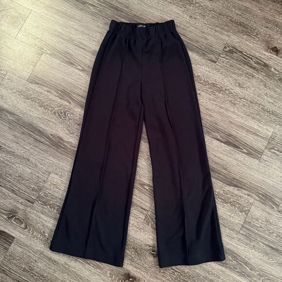 Carbon38 Pintuck Knit Pant in Interlock - Picture 1 of 6